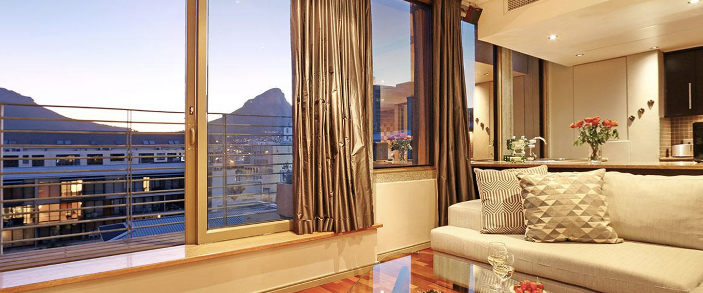 Cartwrights Corner lounge view